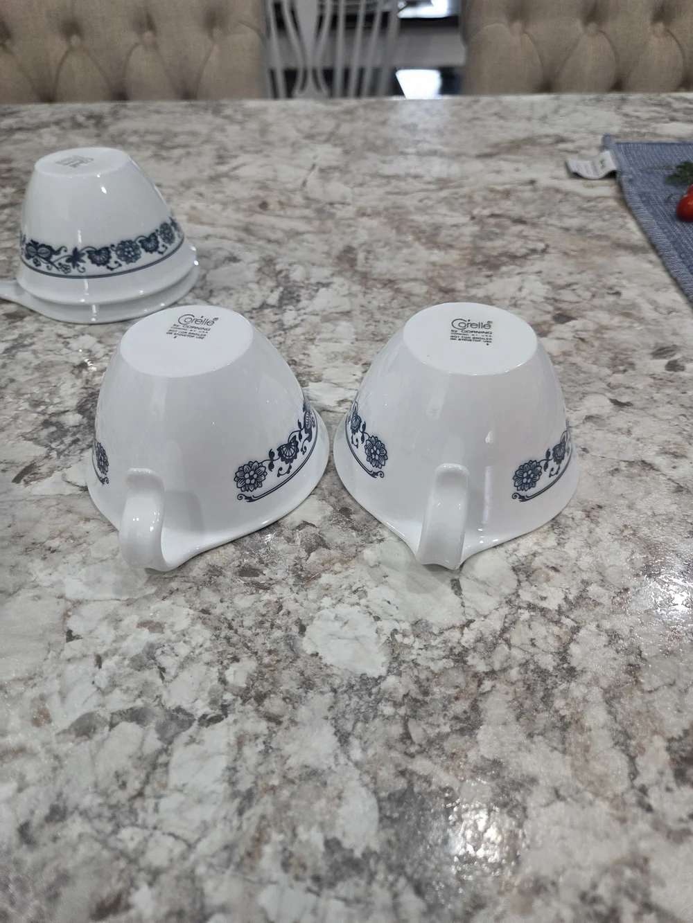 Vintage Corelle Old Town Blue Onion Tea Coffee Cup Hook Handle Set of 4